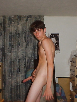 Bel ragazzo desideroso di cazzo — foto 3/9