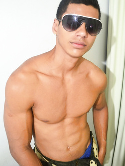 Ragazzo mulatto di Palermo cerca daddy generoso — Giovani — foto 2/7