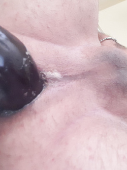Nel culo melanzana nera — foto 3/10
