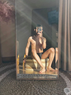 I ragazzi di gennaio si scaldano a vicenda con pompini e seghe — Twink — foto 9/200