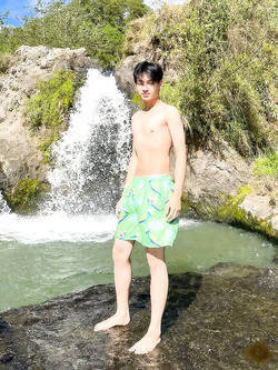 I ragazzi di gennaio si scaldano a vicenda con pompini e seghe — Twink — foto 11/200