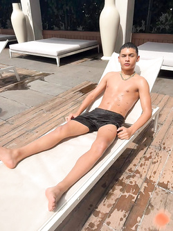 I ragazzi di gennaio si scaldano a vicenda con pompini e seghe — Twink — foto 15/200