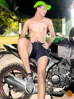 I ragazzi di gennaio si scaldano a vicenda con pompini e seghe — Twink — foto 23/200