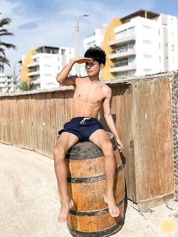 I ragazzi di gennaio si scaldano a vicenda con pompini e seghe — Twink — foto 52/200