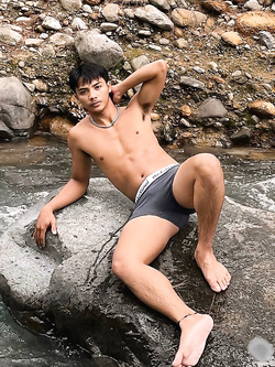 I ragazzi di gennaio si scaldano a vicenda con pompini e seghe — Twink — foto 91/200