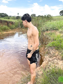 I ragazzi di gennaio si scaldano a vicenda con pompini e seghe — Twink — foto 96/200