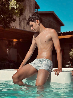 I ragazzi di gennaio si scaldano a vicenda con pompini e seghe — Twink — foto 117/200