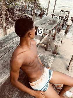 I ragazzi di gennaio si scaldano a vicenda con pompini e seghe — Twink — foto 119/200