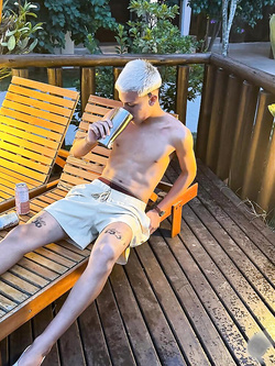 I ragazzi di gennaio si scaldano a vicenda con pompini e seghe — Twink — foto 148/200