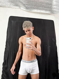 I ragazzi di gennaio si scaldano a vicenda con pompini e seghe — Twink — foto 163/200