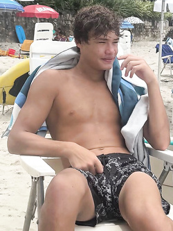 I ragazzi di gennaio si scaldano a vicenda con pompini e seghe — Twink — foto 177/200