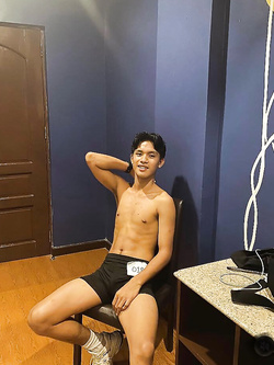 I ragazzi di gennaio si scaldano a vicenda con pompini e seghe — Twink — foto 186/200