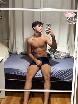 I ragazzi di gennaio si scaldano a vicenda con pompini e seghe — Twink — foto 198/200