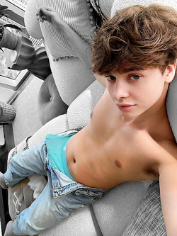 Collezione mutande bagnate – cazzi che escono dai boxer e sborrano — Twink — foto 80/96