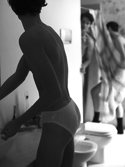 Collezione mutande bagnate – cazzi che escono dai boxer e sborrano — Twink — foto 92/96