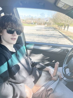 Twink carini si filmano mentre si segano e schizzano sperma — Cazzi Grossi — foto 15/41