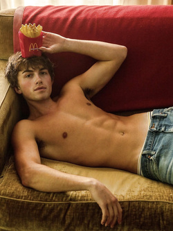 Twink carini si filmano mentre si segano e schizzano sperma — Cazzi Grossi — foto 22/41