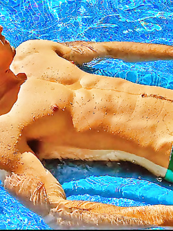 Culi bagnati in piscina e spiaggia – gay hard da leccare — Sesso in Pubblico — foto 21/28