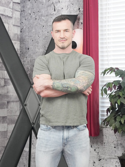 Derek Kage & Max Mabry – muscoli, cazzi e sborrate in faccia — Daddy — foto 13/15