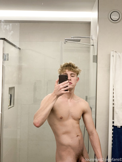 Hunks gay con pettorali nudi e erezioni dure — Twink — foto 6/99