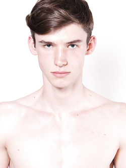 Hunks gay con pettorali nudi e erezioni dure — Twink — foto 29/99