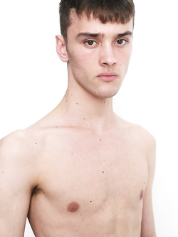 Hunks gay con pettorali nudi e erezioni dure — Twink — foto 44/99