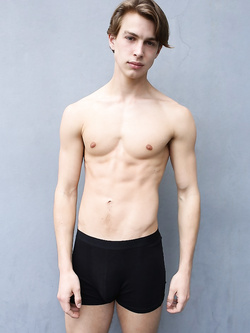 Hunks gay con pettorali nudi e erezioni dure — Twink — foto 46/99