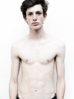Hunks gay con pettorali nudi e erezioni dure — Twink — foto 65/99
