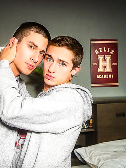 Lezioni di sesso gay hard al college — Giovani — foto 22/77