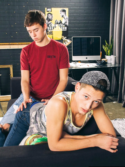 Lezioni di sesso gay hard al college — Giovani — foto 40/77