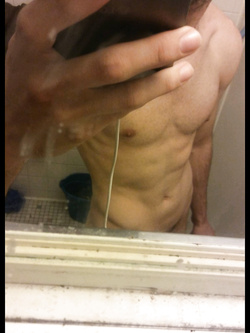 Bello non circonciso italiano-latino — Cazzi Grossi — foto 9/10