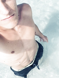 Twink italiano di 18 anni irresistibile — Masturbazione — foto 59/62