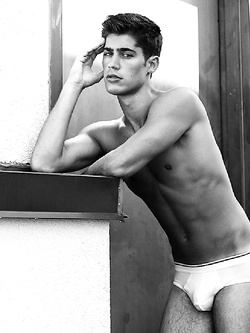 Collection di modelli italiani gay — Giovani — foto 36/40