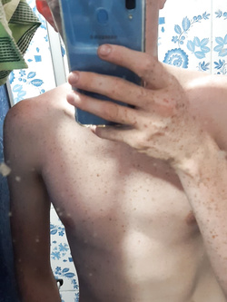 Sexy twink italiano rosso sega da urlo — Twink — foto 13/20