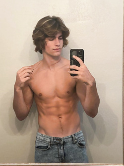 Corrado M ragazzo italiano hot su gay tube — Muscolosi — foto 22/68