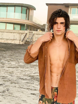 Corrado M ragazzo italiano hot su gay tube — Muscolosi — foto 25/68