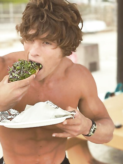 Mario Rossi twink italiano dai muscoli bellissimi — Muscolosi — foto 21/54