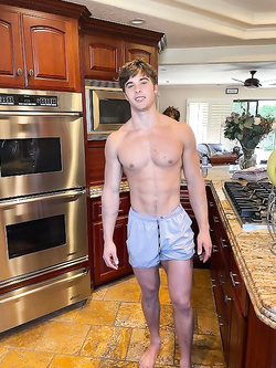Mario Rossi twink italiano dai muscoli bellissimi — Muscolosi — foto 41/54