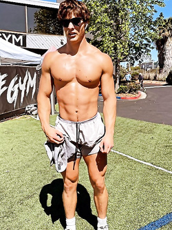 Mario Rossi twink italiano dai muscoli bellissimi — Muscolosi — foto 42/54