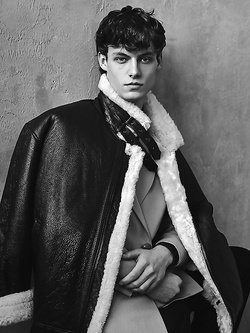 Gabriel Sandru modello italiano — Giovani — foto 1/61