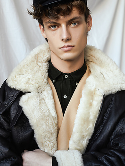 Gabriel Sandru modello italiano — Giovani — foto 2/61