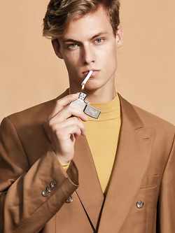 Gabriel Sandru modello italiano — Giovani — foto 3/61
