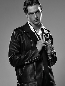 Gabriel Sandru modello italiano — Giovani — foto 17/61