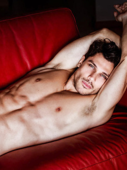 Valerio Logrieco modello gay italiano bollente — Muscolosi — foto 14/88