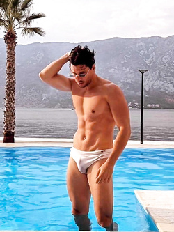 Valerio Logrieco modello gay italiano bollente — Muscolosi — foto 45/88