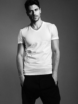 Valerio Logrieco modello gay italiano bollente — Muscolosi — foto 56/88