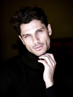Valerio Logrieco modello gay italiano bollente — Muscolosi — foto 58/88