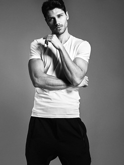 Valerio Logrieco modello gay italiano bollente — Muscolosi — foto 79/88