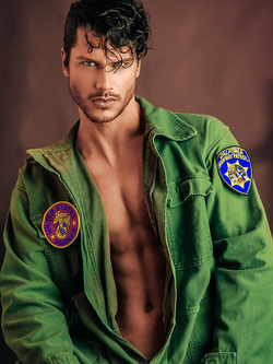 Valerio Logrieco modello gay italiano bollente — Muscolosi — foto 87/88