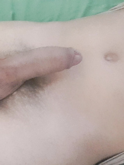 Artur femboy italiano 20 anni con 13 cm non circonciso — Cazzi Grossi — foto 22/150